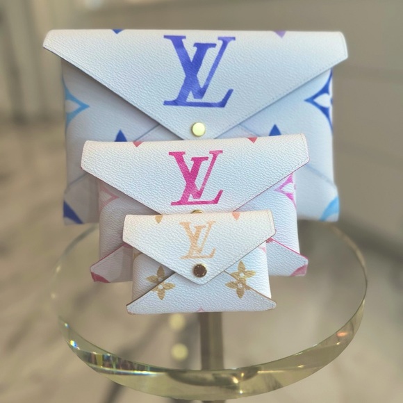 Louis Vuitton Handbags - BNIB Louis Vuitton By the Pool Kirigami Pochette